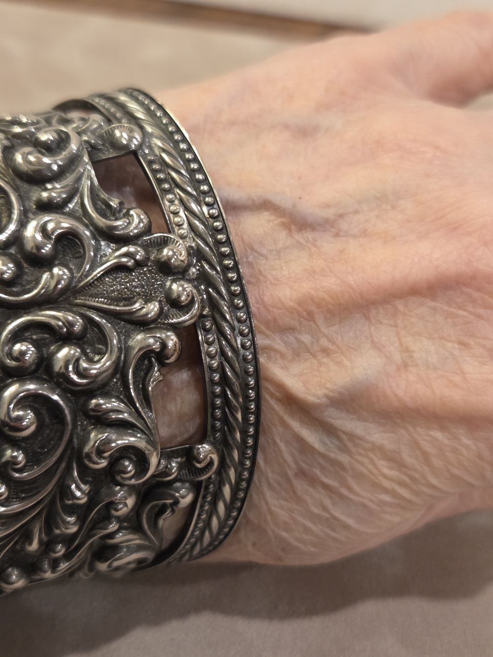 Fabulous 1950's Napier Ornate Filigree Silver-plated Cuff Bracelet - Picture 9 of 11